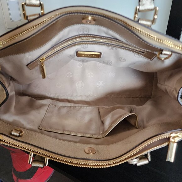 Tory Burch Robinson Metallic Gold Small East West Tote - Picture 9 of 14
